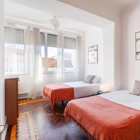 Апартаменты Spacious 7bed In Arroios Лиссабон