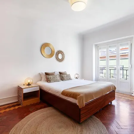 Spacious 7bed In Arroios *