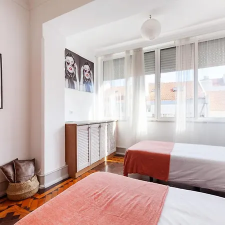 Spacious 7bed In Arroios *